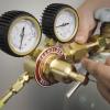 image:imageYESWELDER Nitrogen Regulator with Hose 0800 PSI and 04000PSI Output Pressure CGA580 Inlet Connection and 14 male flare fitting0600 PSI